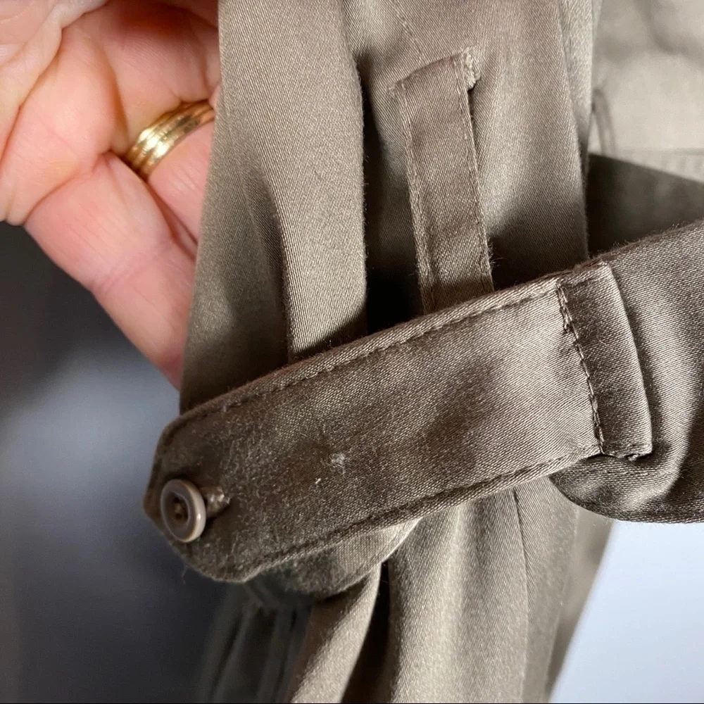 LUII Women’s coat. Ruffles and buttons up the front. Zips closed. 3/4 sleeves. S - Picture 7 of 7